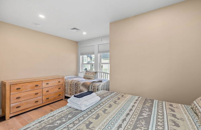 Lady of The Lake - Photo 61