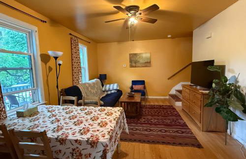 Beautiful 2-Bedroom, 2-Bath Townhouse - Photo 17