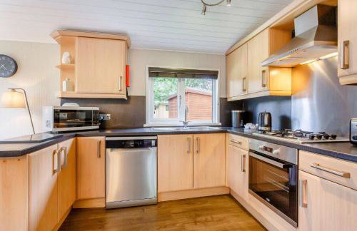 Kingham Lodge - Photo 2