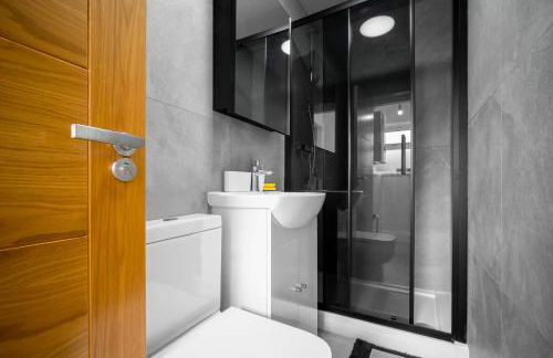 5 bedroom house Solihull 10 mins drive from BHX & NEC Private off road parking - Foto 16