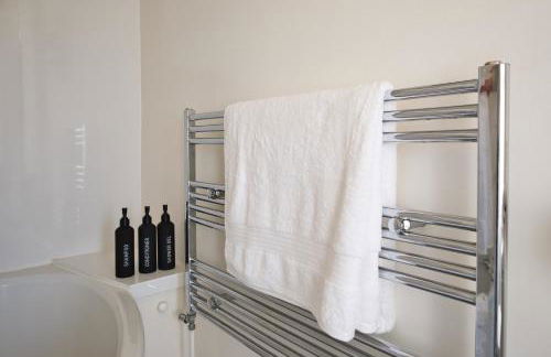 Hollyhocks 2 Bedroom House with Extra Sleeping Option - Wiltshire - Foto 21