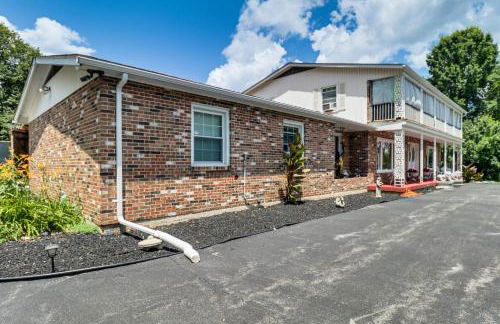 Hidden Paradise on 5 Acres with Hot Tub and Deck! - Foto 40