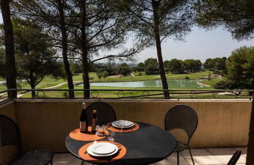 LA PERLE DE PROVENCE-Magnifique Vue CLIM LINGE Golf Saumane 6P Piscine Tennis - Foto 4