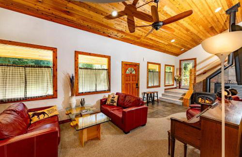 Private Two-Cabin Retreat Near Silverwood Theme Park - Sleeps 15 - Photo 5