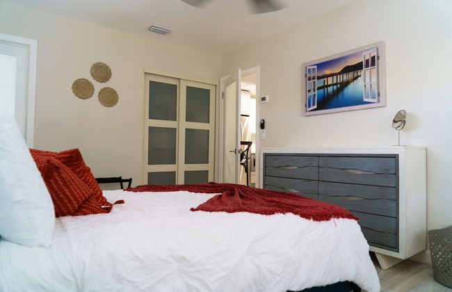 Modern Oasis - Photo 23