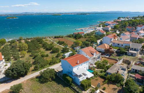 Apartments by the sea Tkon, Pasman - 8302 - Foto 2