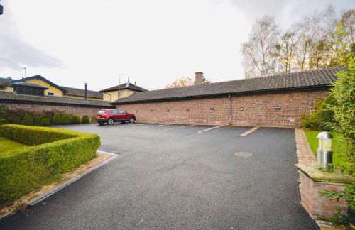 Luxury Two Bed Suite - Walk to Trentham Gardens! - Foto 14