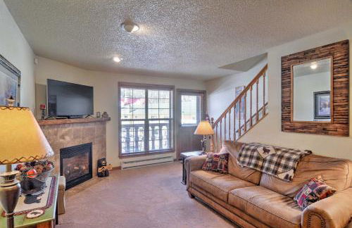 Red River Home with 2 Balconies - 1 Block to Main St - Foto 4