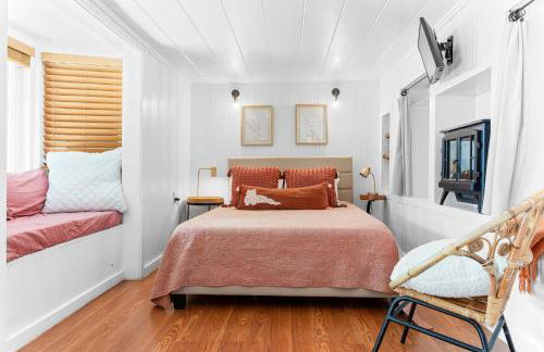 Redwood Cabin with Hot Tub Canyon View and Dogs OK - Foto 2