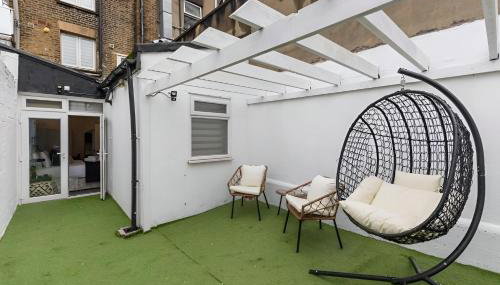 Stunning London Flat with Jacuzzi Bath - Foto 5, Garden, sunbed