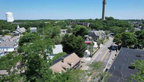 Steps to Commercial St Walk to Beach - Foto 4