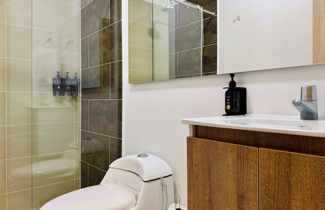 w Glorious Loft w Elegant Balcony in Cali - Photo 15