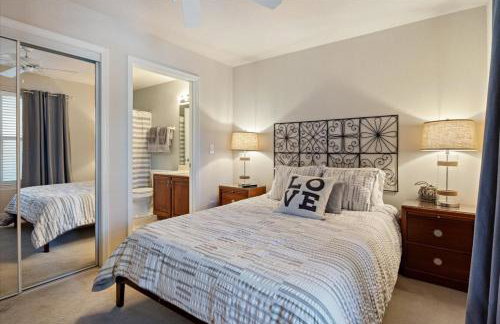 Modern Decor, Views, Grill, Workstation, Boat + 2 PWC Slips & Resort-Style Amenities - Foto 23