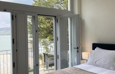 The Boathouse, at the lake - Photo 5