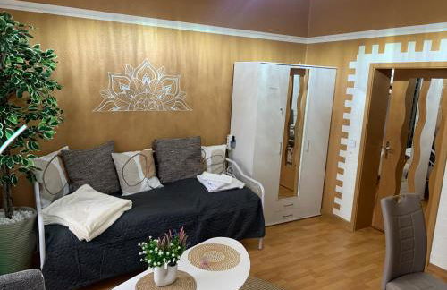 Best-Preis FEWO Rathausblick 2 - Zentrale Lage in Wittenberge - 2 Personen - Einzelzimmer - Vollausstattung - WLAN / Prime & Self-Check-In - Foto 1