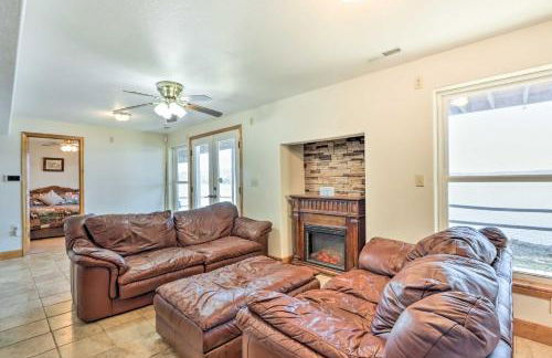 House with Deck Overlooking Lake of the Ozarks! - Foto 16