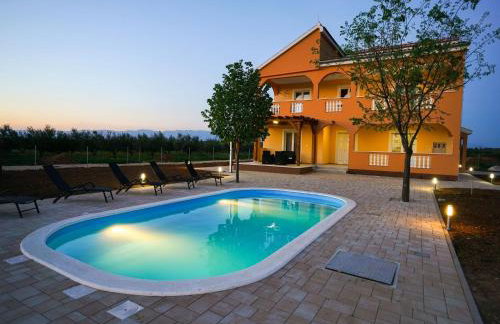 Holiday Home in Prkos With Private Pool - Foto 2