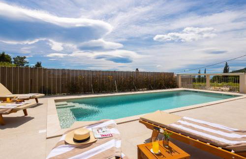 Summer House Lea - Villa with heated pool and sea view - Foto 52