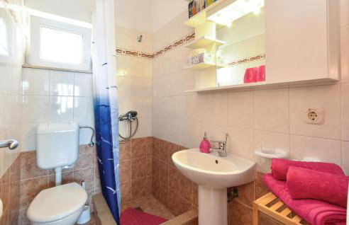 Pet Friendly Home In Postira With Wifi - Photo 34