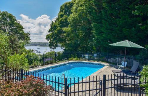 Stunning Home with In-Ground Pool - Photo 43