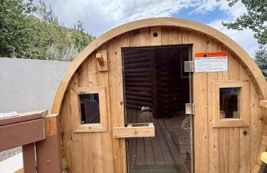 Large Off-Grid Luxury Cabin- creek land & views - Foto 47