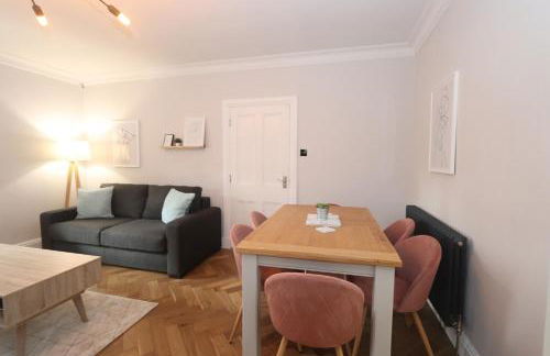 Charming two bedroom, two bathroom detached cottage - Foto 8