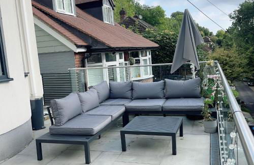 Artsy Retreat - Sleeps 6 Free Parking & Balcony - Photo 7