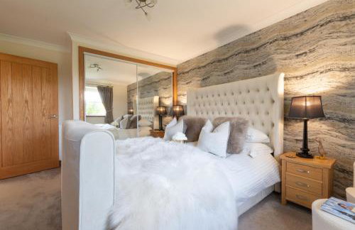 Bungalow with Hot Tub, BBQ Hut, Golf Net , Large Garden & Play Area - Foto 21