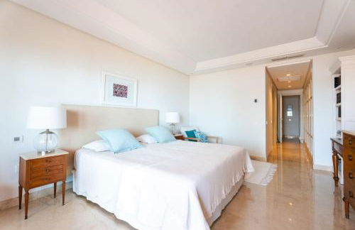 Exclusive 1 line Beach Apartment in Marbella with Panoramic Views - Foto 18