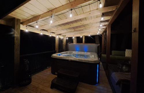 Hocking Hills Cabin, Hot Tub, Private Pond - Foto 2