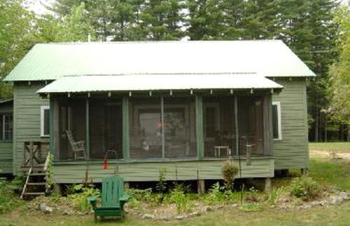 Nestled Camping Cabin Rental Overlooking Lake near Glens Falls, New York - Foto 2