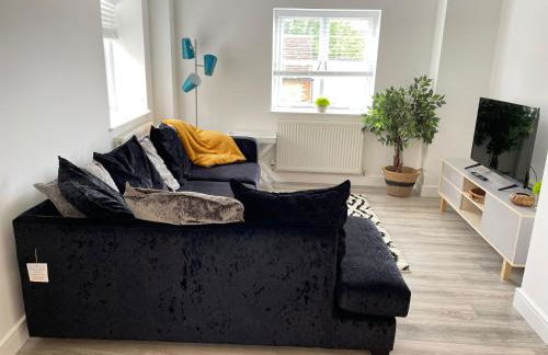 Exclusive 1 and 2 Bedroom Flats only 0,5 miles aw - Foto 1