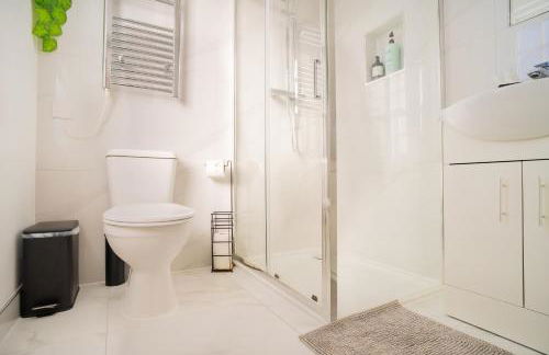 Snug studio near Gatwick - Foto 10