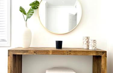 Steps to Sand Cozy 3BR Partial Ocean Views - Foto 8