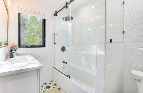 Walk to Lake Arrowhead Village! Home with Lake Views - Foto 24