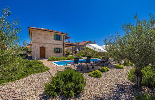 Rustic Villa Bellamare - Photo 1