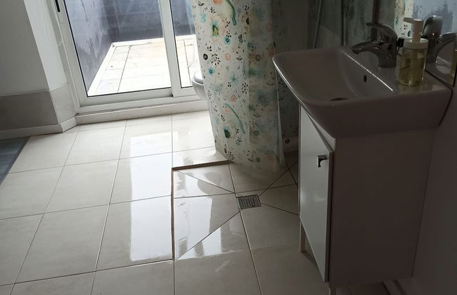 Miramar on Beach View Villa - Photo 9