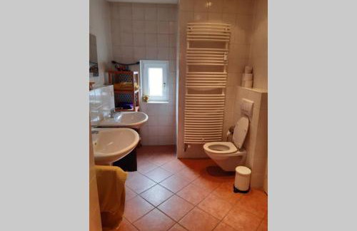 Ganze Wohnung mit Garten - Foto 3