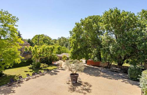 Gite dans un Mas Provençal avec Jacuzzi - Foto 8