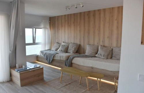 Precioso apto Miami primera linia playa cala de las Sirenas, con WIFI y NETFLIX, adecuado para teletrabajar - Foto 2