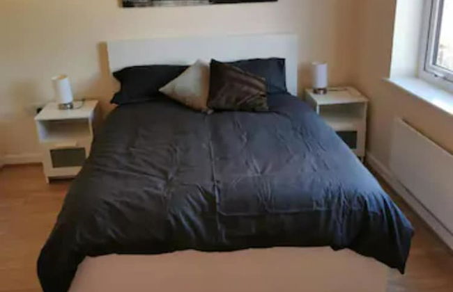 Entire 3 Bedroom House Manchester Free Parking - Foto 3