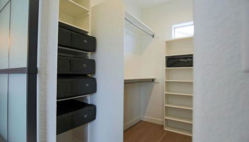 Long & Straight down Fairway #2 at 4 Mile Ranch - Foto 5, wardrobe