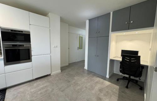 Apartment Zénith Charm of Barry Gardens- private parking - Photo 23