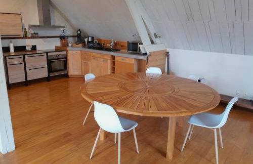 Le Loft Moderne et Chaleureux avec Vue Verdoyante - Foto 12