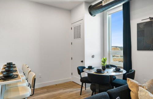 2BR, King Bd, Free Prkn, Gym, NYC View, 8min Train - Foto 30