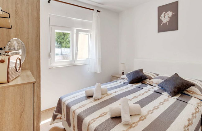 Simplistic Holiday Home in Jasenice Rovanjska near Sea - Foto 6