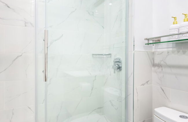 3BR Prime Luxury near NYC w Arcade Room - Foto 21