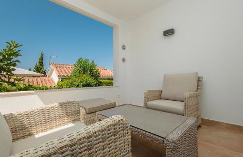 Holiday home with large sunny terrace, Costabella - Foto 7