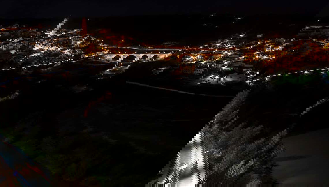 Disfrutando del tour por Montoro al caer la noche