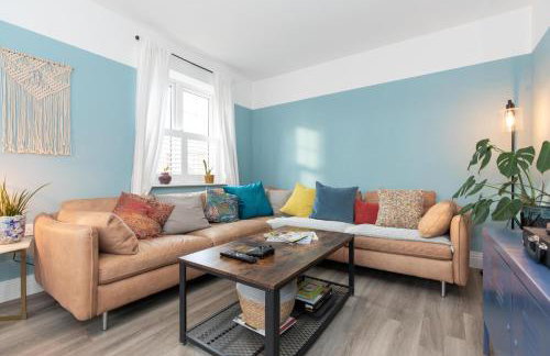 Sleeps 8, off-road parking for 3 cars, pet friendly, welcome hamper - Foto 17